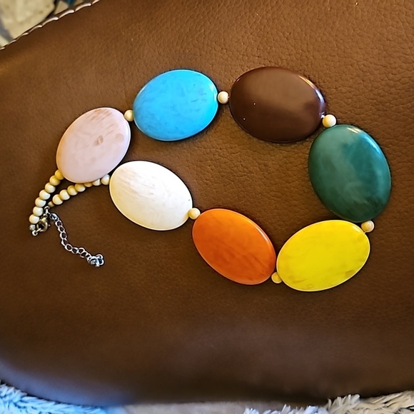 VTG 1980s Colorful Rainbow Oval Acrylic Fiesta Beaded Statement Necklace - Picture 6 of 7